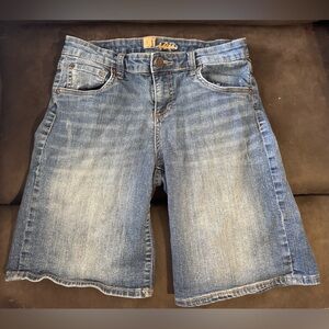 KUT from the Kloth women size 8 denim Bermuda shorts outdoor travel beach